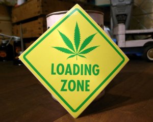 画像1: ステッカー/シール ローディングゾーン Loading Zone(ヘンプ積み荷降ろし場所)