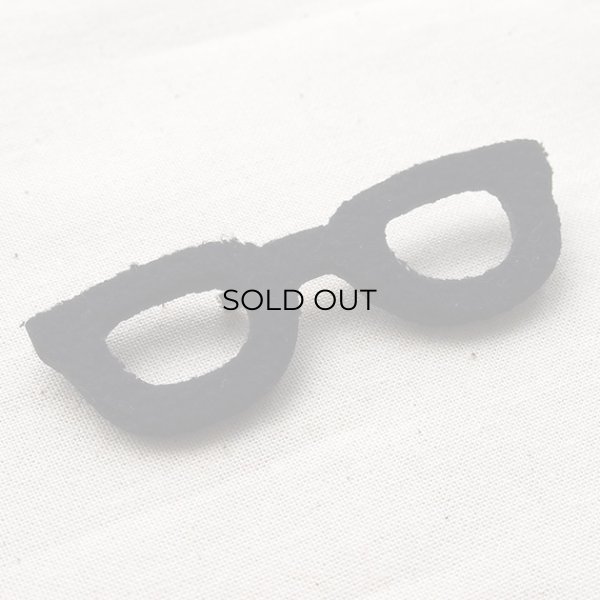 画像2: フェルトブローチ 黒ぶちめがね (2)