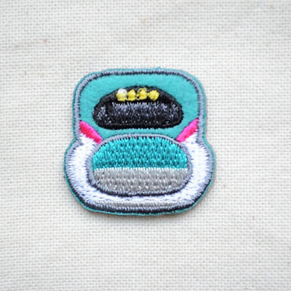 画像3: 新幹線 E5系 はやぶさ ワッペン トレインミニワッペン 3枚入り シール・アイロン両用タイプ 入園準備 入学準備 目印 アップリケ 刺繍 男の子 鉄道 グッズ パイオニア PTR614 (3)