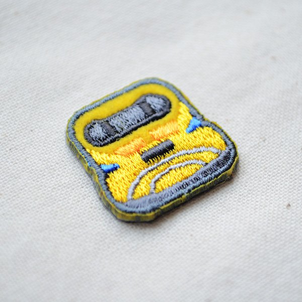 画像4: 新幹線 923形 ドクターイエロー ワッペン トレインミニワッペン 3枚入り シール・アイロン両用タイプ 入園準備 入学準備 目印 アップリケ 刺繍 鉄道 グッズ パイオニア PTR613 (4)