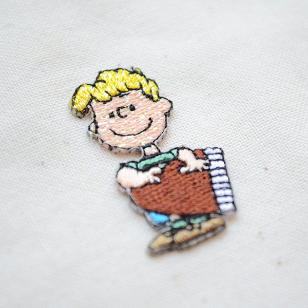 画像2: シールワッペン スヌーピー(シュローダー) (S02Y2404) (2)