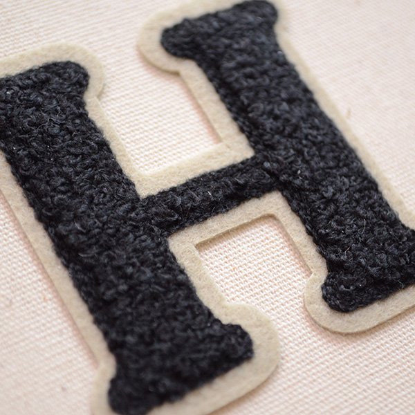 画像2: アルファベットワッペン H 刺繍 シール アイロン イニシャル 入園 入学ー) (2)