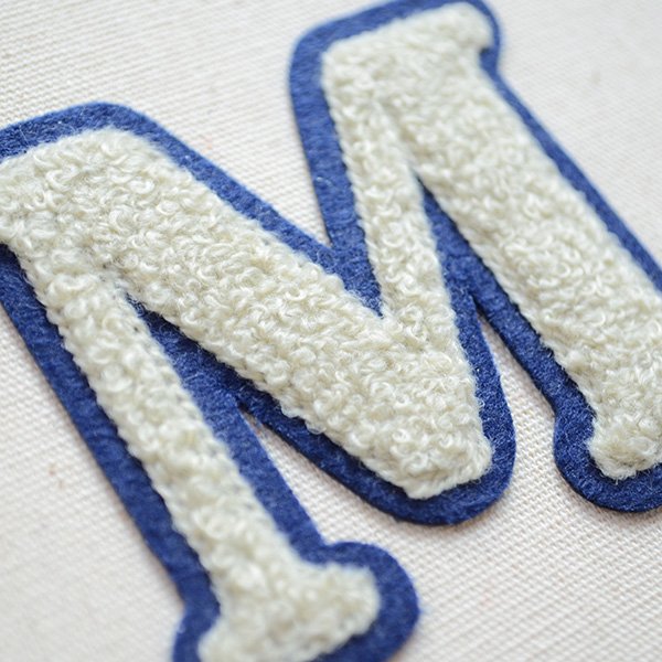 画像2: アルファベットワッペン M 刺繍 シール アイロン イニシャル 入園 入学 (2)