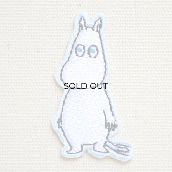 画像1: ムーミン ワッペン（立ち姿）2WAY シール・アイロン両用 刺繍 キャラクター アップリケ 北欧 グッズ ミニ 入園 入学 準備 M01Y2518 (1)