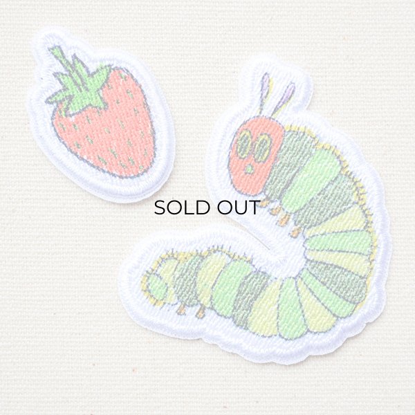 画像1: はらぺこあおむし ワッペン 2個セット（いちご・あおむし）アイロン接着 エリック・カール アップリケ 通園 通学 グッズ (1)