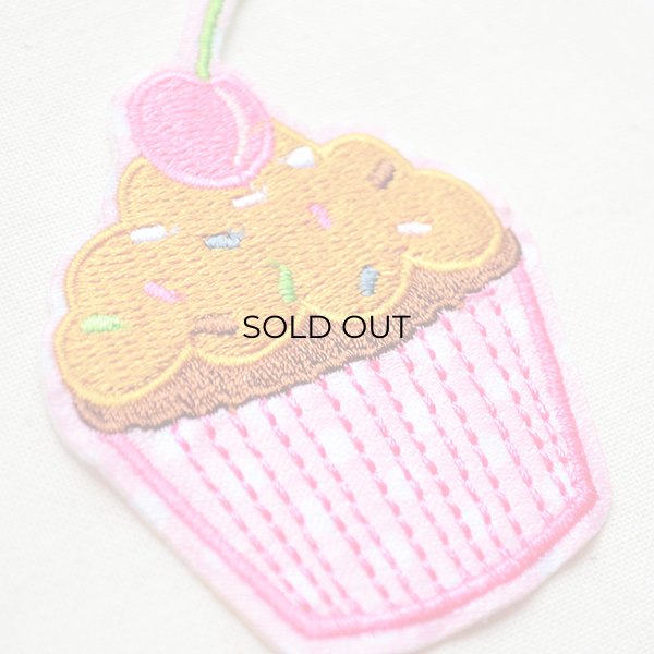 画像2: ワッペン カップケーキ(チェリー) (2)