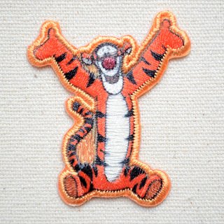 【875】00s ディズニー DISNEYくまのプーさんティガー刺繍コーデュロイ 6000_sakuhin.jpg?v=1697264910
