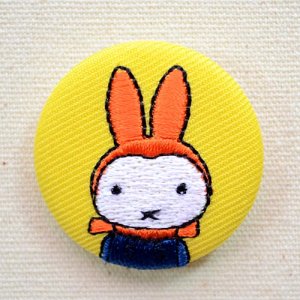 画像1: 刺繍ブローチ ミッフィー(ゆきのひ) Dick Bruna/ディック ブルーナ