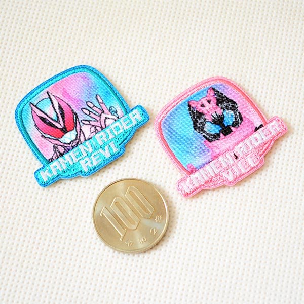 画像2: ワッペン 仮面ライダーリバイス 2枚組 アイロン シール ブランド おしゃれ 大人 (2)