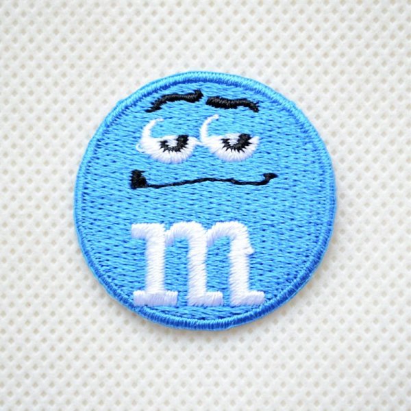 画像1: ミニワッペン M&M's エムアンドエムズ チョコレート(ブルー)(S) ラウンド (1)