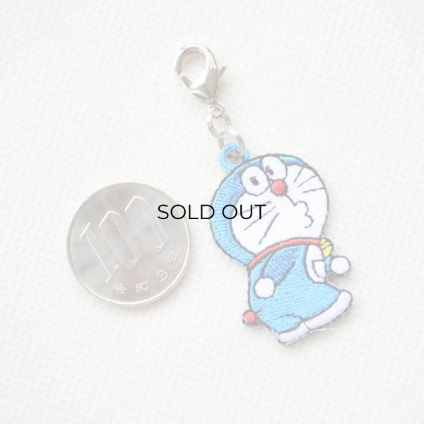 画像2: ミニチャーム ドラえもん(振り向き) (2)