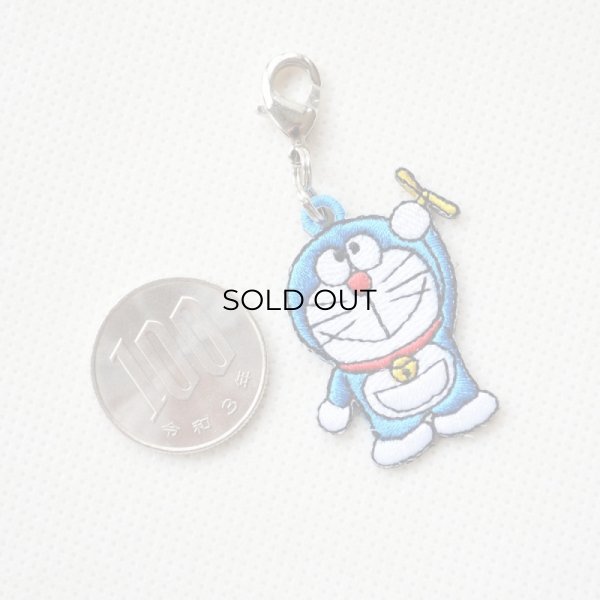 画像2: ミニチャーム ドラえもん(タケコプター) (2)