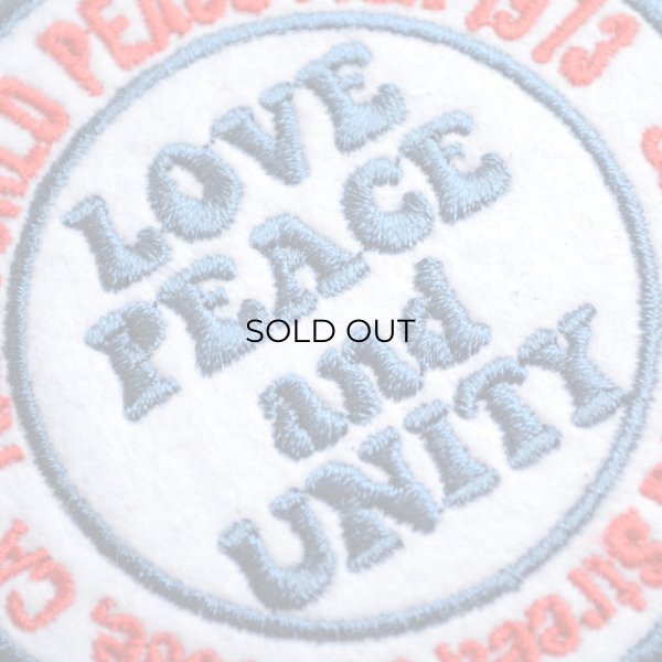 画像2: USAアドバタイジングワッペン LOVE PEACE and UNITY ホワイト&ブルー (2)