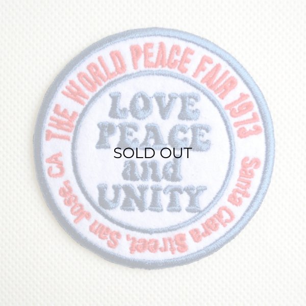 画像1: USAアドバタイジングワッペン LOVE PEACE and UNITY ホワイト&ブルー (1)