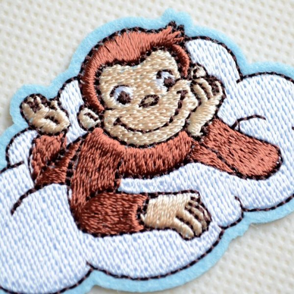 画像2: ワッペン おさるのジョージ 雲 アイロン シール おしゃれ 大人 (2)