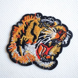 画像1: ワッペン トラ 虎 タイガー 右向き Sサイズ