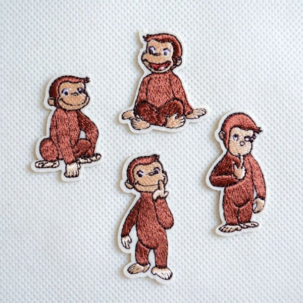 画像4: ワッペン おさるのジョージ おすわり CGTV ミニ アイロン シール おしゃれ 大人 (4)