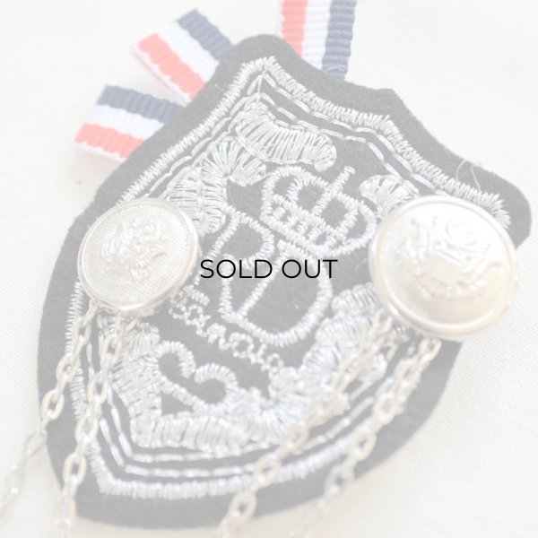 画像2: エンブレムブローチ RD(リボン/ボタン/チェーン付き) (2)