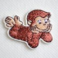 画像1: ワッペン おさるのジョージ 寝そべり CGTV ミニ アイロン シール おしゃれ 大人 (1)