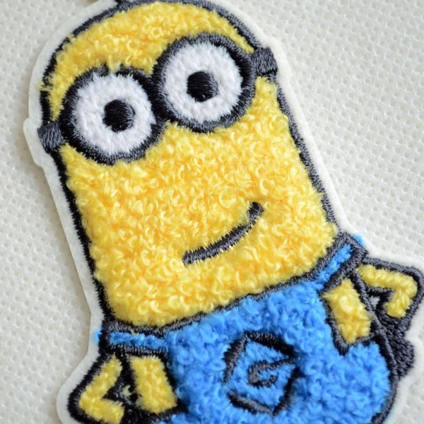 画像2: ワッペン ミニオンズ ケビン ミニオン 怪盗グルー ユニバーサルスタジオ サガラ アイロン シール おしゃれ 大人 (2)