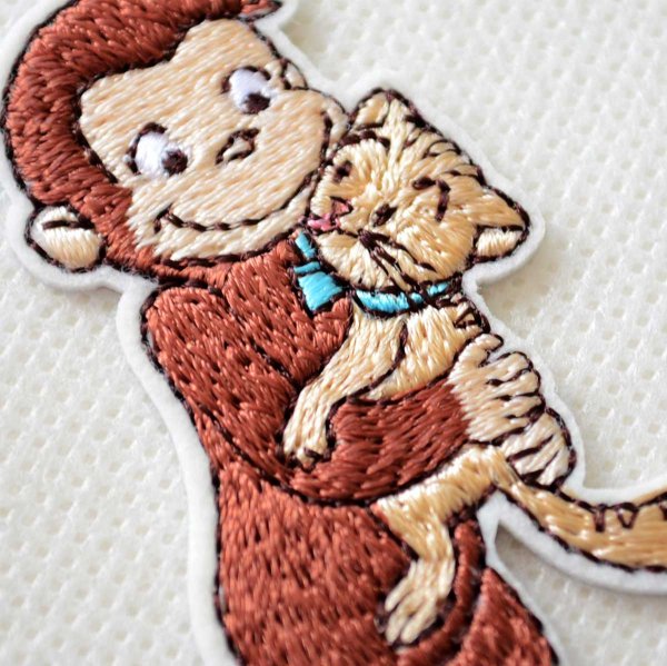 画像2: ワッペン おさるのジョージ こねこ CGTV アイロン シール おしゃれ 大人 (2)