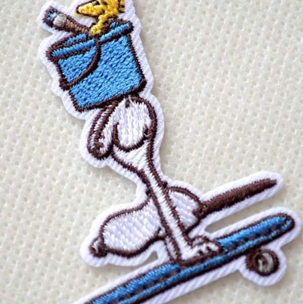 画像2: ワッペン スヌーピー スケートボード 75th アイロン (2)