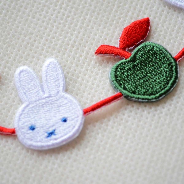 画像2: ワッペン ミッフィー ディックブルーナ りんご ライン アイロン シール (2)