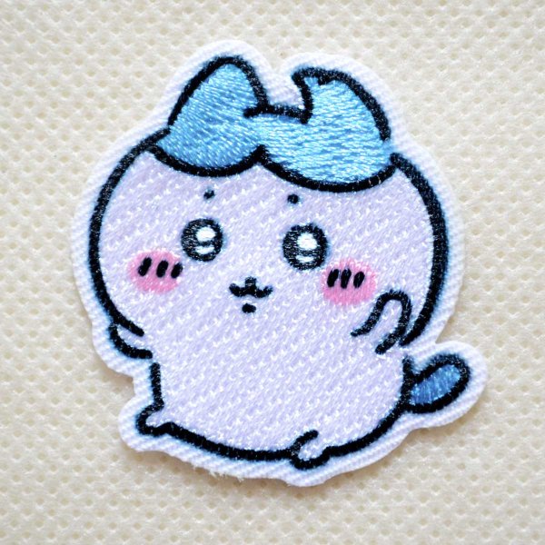 画像1: ちいかわ ワッペン ハチワレ 刺繍 アイロン・シール両用タイプ｜入園・通園グッズにおすすめ♪ (1)