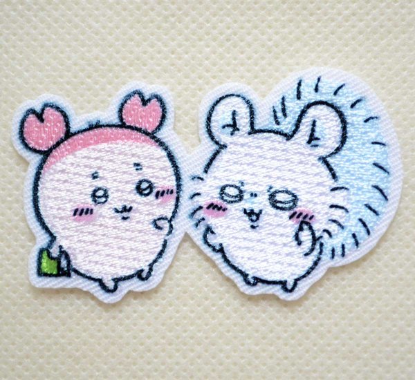 画像1: ちいかわ モモンガ 古本屋 ワッペン 刺繍 アイロン・シール両用タイプ｜入園・ 通園グッズにおすすめ♪ (1)