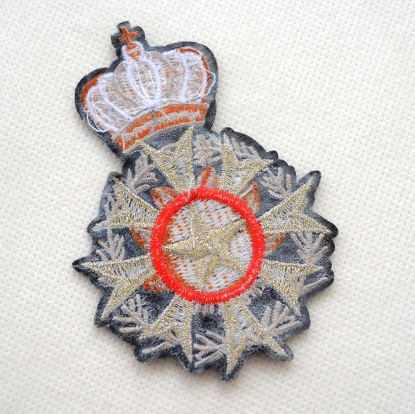 画像3: シルバー刺繍 クラシカル エンブレム ワッペン 王冠風デザイン アイロン接着OK 大きめ (3)