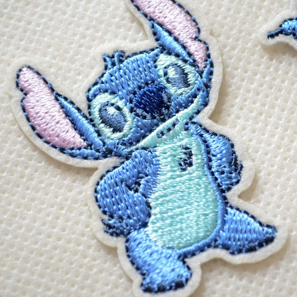 画像2: ディズニー スティッチ ポーズ 2枚セット 刺繍 ワッペン アップリケ アイロン接着 シール対応 手芸 ハンドメイド キャラクターグッズラ アイロン シール おしゃれ 大人 (2)