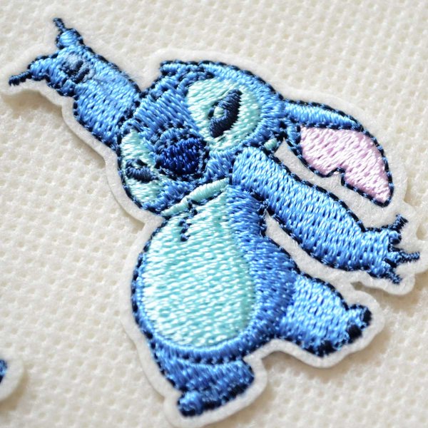 画像3: ディズニー スティッチ ポーズ 2枚セット 刺繍 ワッペン アップリケ アイロン接着 シール対応 手芸 ハンドメイド キャラクターグッズラ アイロン シール おしゃれ 大人 (3)