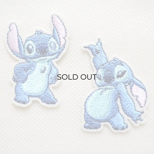 画像1: ディズニー スティッチ ポーズ 2枚セット 刺繍 ワッペン アップリケ アイロン接着 シール対応 手芸 ハンドメイド キャラクターグッズラ アイロン シール おしゃれ 大人 (1)