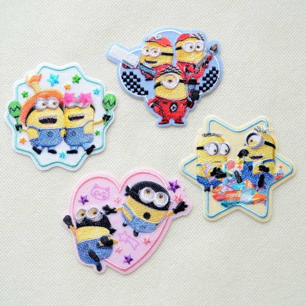 画像4: 怪盗グルーのミニオン超変身 ミニオン マラカス シール ＆ アイロン 2WAY ワッペン (4)