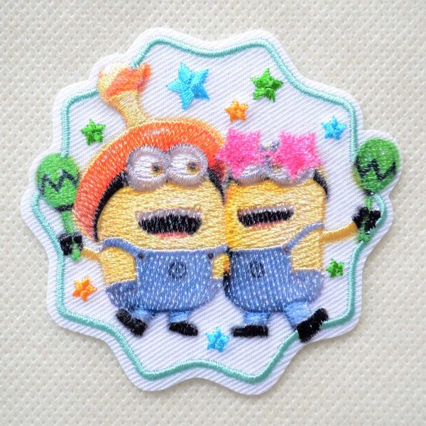 画像1: 怪盗グルーのミニオン超変身 ミニオン マラカス シール ＆ アイロン 2WAY ワッペン (1)