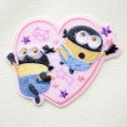 画像1: 怪盗グルーのミニオン超変身 ミニオンズ ハート型 ワッペン 刺繍 シール＆アイロン 2WAY キャラクターグッズ (1)