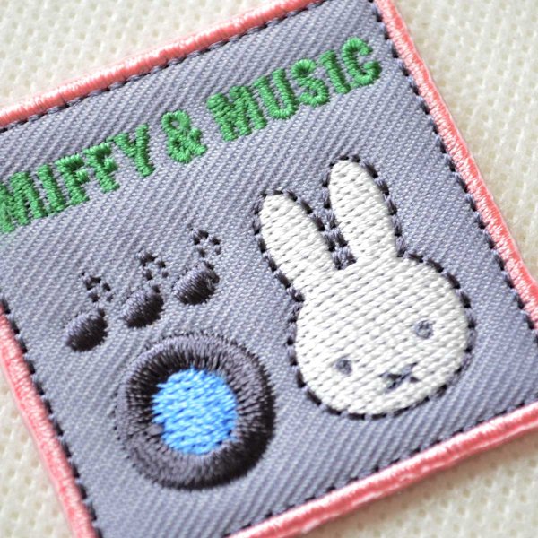 画像2: ミッフィー ワッペン セット 刺繍 シール＆アイロン 2WAY MIFFY & MUSIC キャラクター グレー 四角 (2)