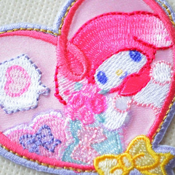 画像2: マイメロディ ワッペン ハート型 プレゼント 刺繍 シール アイロン 2WAY アップリケ 入園 入学 準備 女の子 かわいい (2)