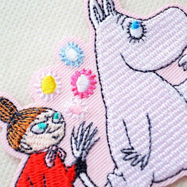 画像2: リトルミイ ムーミン ワッペン 2WAY シール アイロン 両用 刺繍 アップリケ 入園 入学 準備 かわいい 北欧雑貨 (2)