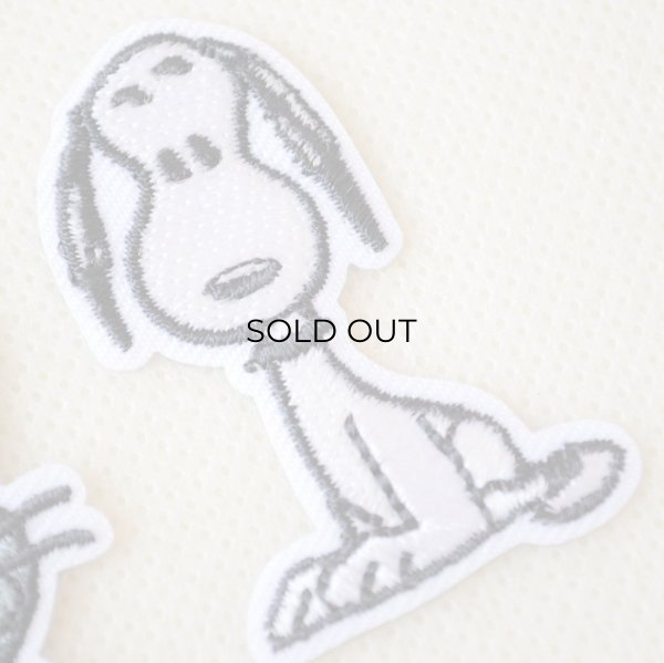 画像3: スヌーピー ワッペン ファーロン 刺繍 シール・アイロン両用 2WAYワッペン（PEANUTS）2個入り キャラクター アップリケ 入園 入学 準備 手作り (3)