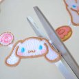 画像3: サンリオ シナモロール ラインワッペン 襟元 デコシール ＆ アイロン接着 両用 2WAY アップリケ 幼稚園 保育園 入園準備 女の子 刺繍 スイーツ ドーナツ (3)
