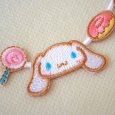 画像4: サンリオ シナモロール ラインワッペン 襟元 デコシール ＆ アイロン接着 両用 2WAY アップリケ 幼稚園 保育園 入園準備 女の子 刺繍 スイーツ ドーナツ (4)