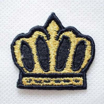 ワッペン アイロン 刺繍 王冠 クラウン ダイカット 型抜き 金糸