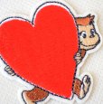 画像3: おさるのジョージ 刺繍ワッペン ハート 2WAY シール アイロン両用 キャラクター (3)