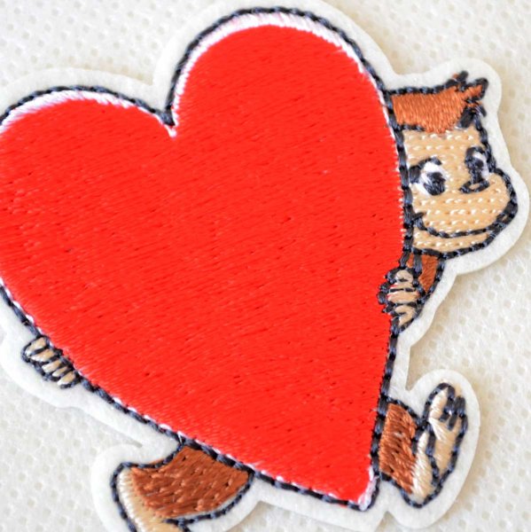 画像3: おさるのジョージ 刺繍ワッペン ハート 2WAY シール アイロン両用 キャラクター (3)