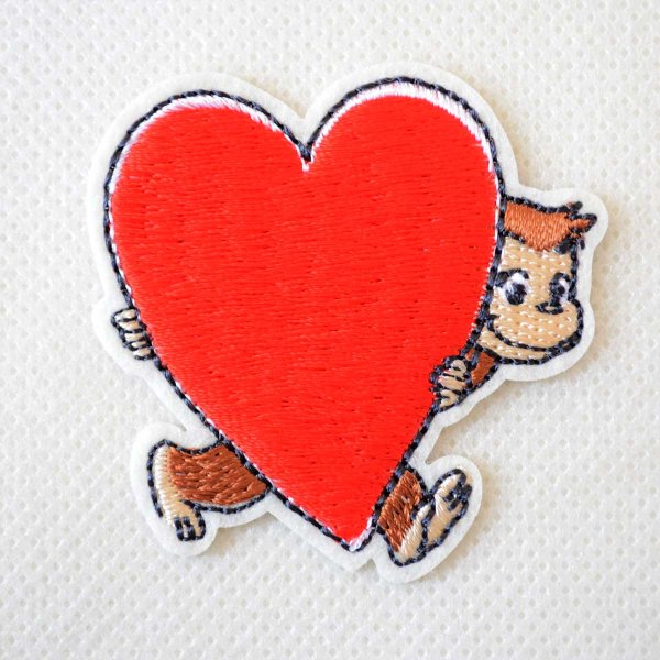 画像1: おさるのジョージ 刺繍ワッペン ハート 2WAY シール アイロン両用 キャラクター (1)