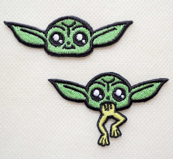 画像1: スターウォーズ マンダロリアン グローグー ワッペン 2個セット ミニ シール アイロン 両用 刺繍 キャラクター アップリケ ディズニー (1)
