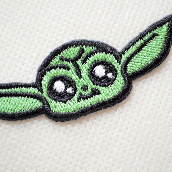 画像2: スターウォーズ マンダロリアン グローグー ワッペン 2個セット ミニ シール アイロン 両用 刺繍 キャラクター アップリケ ディズニー (2)