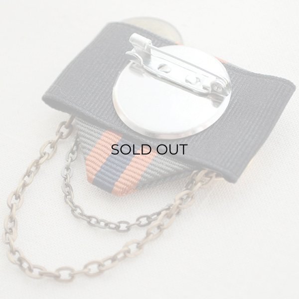 画像3: エンブレムブローチ カーキリボン(ボタン/チェーン付き) (3)