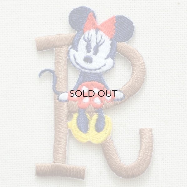 画像1: ワッペン ディズニー ミニーマウス アルファベット(R/ブラウン) (1)